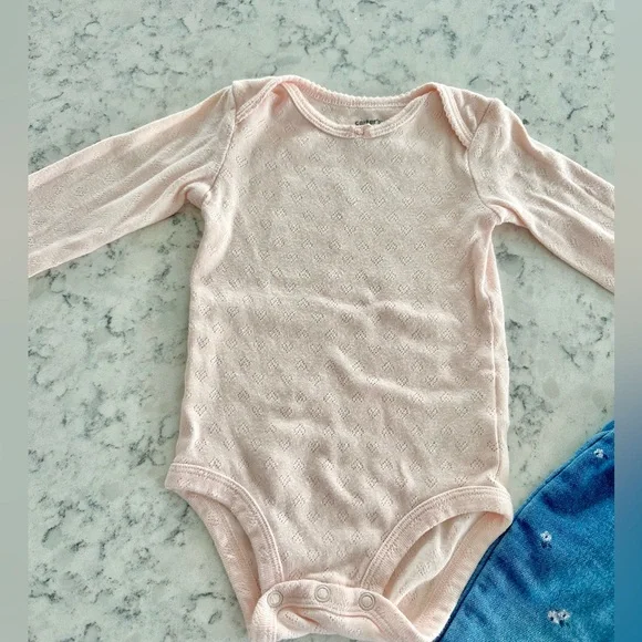 Baby Girl Carter’s bodysuit and jeans - Picture 2 of 9